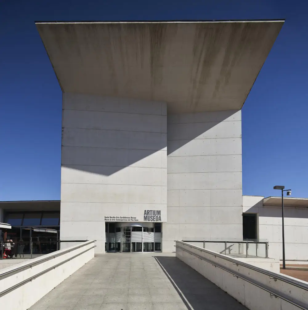 Museo de Arte Contemporáneo del País Vasco, Artium Museoa