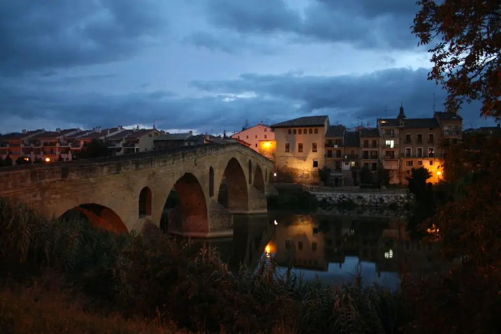 Amanecer sobre el puente