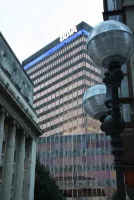 Torre Banco de Vizcaya, Bilbao, July 2010 (01)