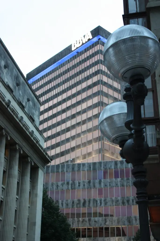 Torre Banco de Vizcaya, Bilbao, July 2010 (01)