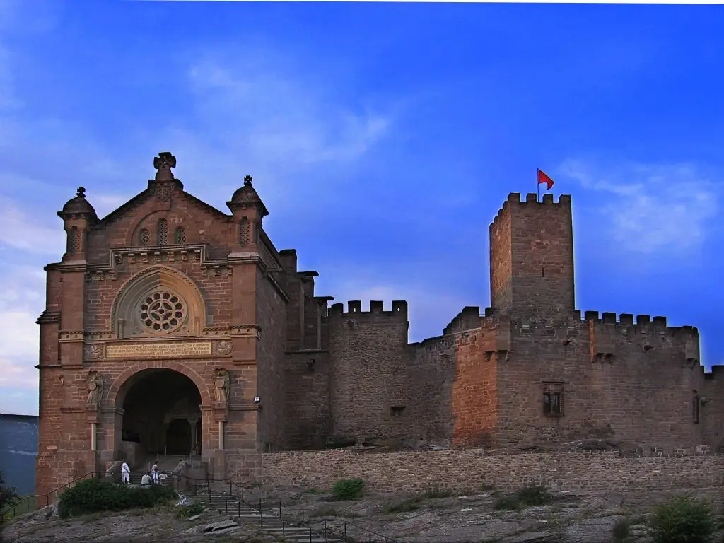 El castillo de Javier a la caida de la tarde
