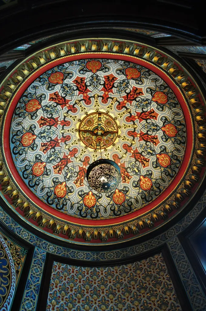 Plafond, grand salon, château d'Abbadia, Hendaye, Pays basque, Pyrénées Atlantiques, Aquitaine, France.
