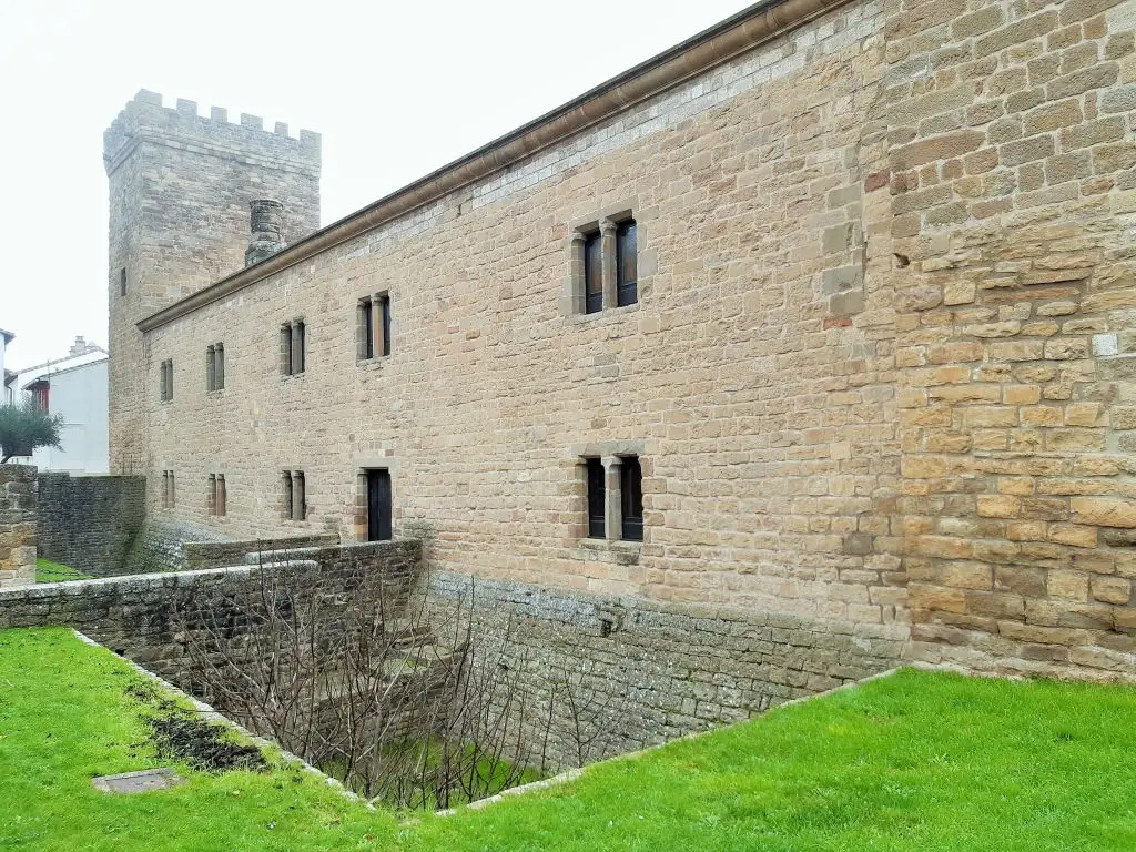 Vianako Printzearen jauregi-gaztelua (04)