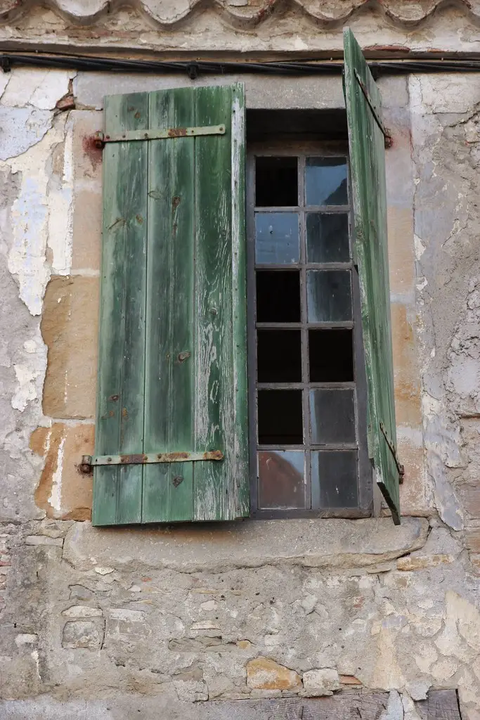 Green Shuttered Window, Navarrenx