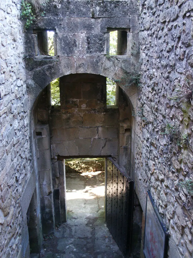 Patio del Castillo de Santa Cruz de la Mota