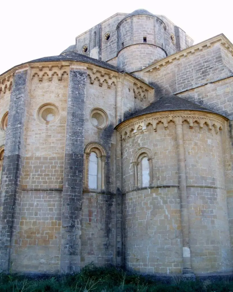 File:Ayegui - Monasterio Irache 50.jpg