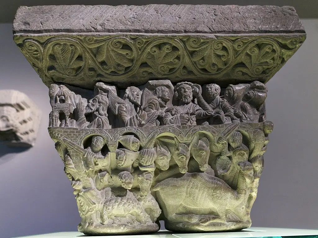 Capitel de Job (Museo de Navarra)