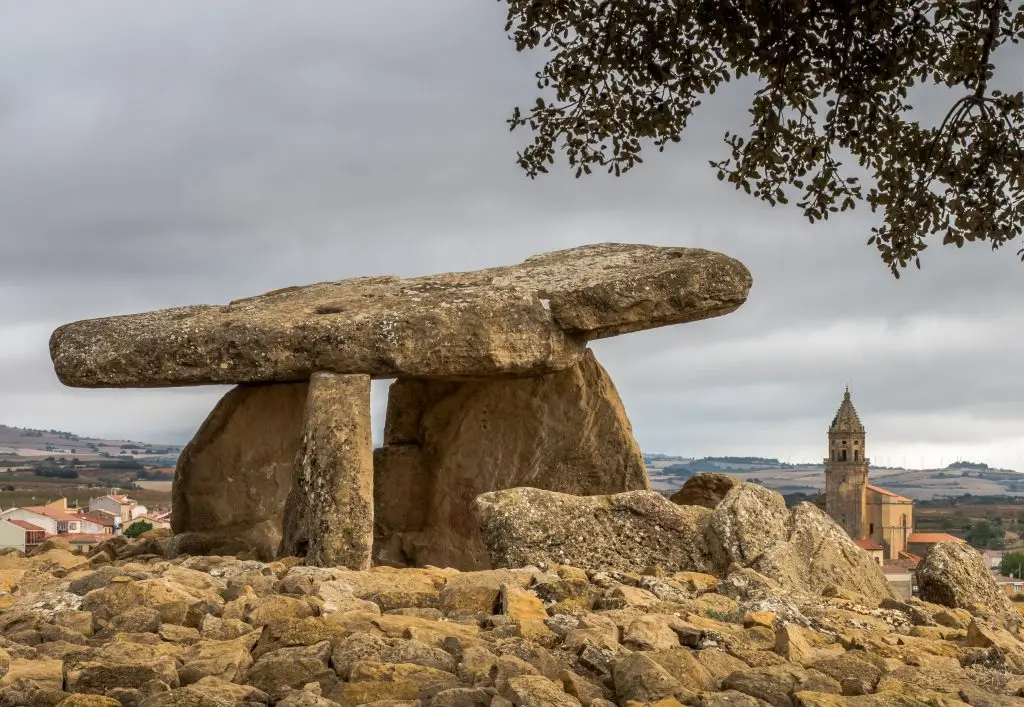 Elvillar - Chabola de la Hechicera 04.jpg