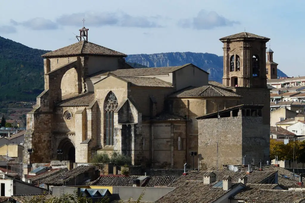 Estella-Lizarra, Iglesia de San Miguel 01