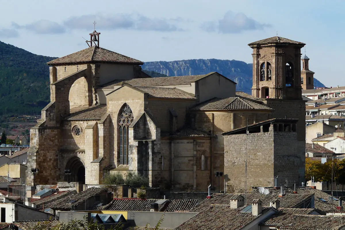Estella-Lizarra, Iglesia de San Miguel 01