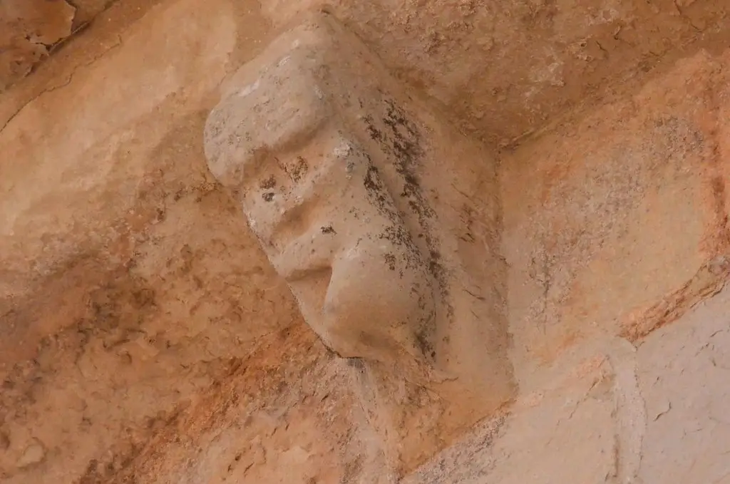 Azuelo (Navarre), monastère de San Jorge - sculpture romane - 18