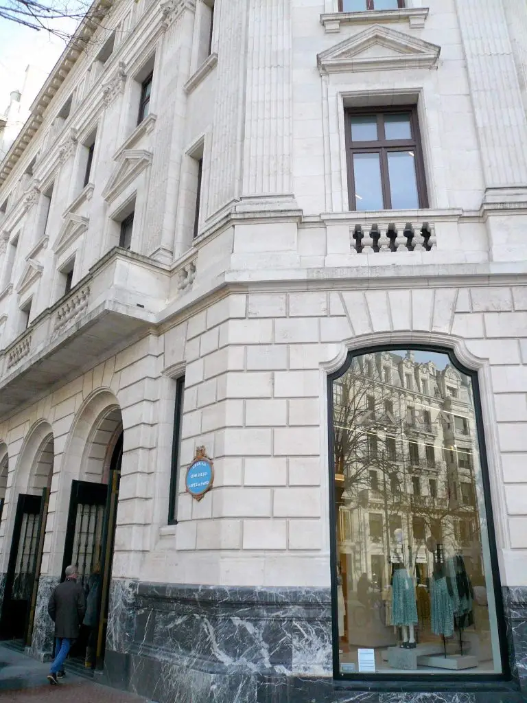 Bilbao - Tienda de Zara en Gran Vía 23 (02)