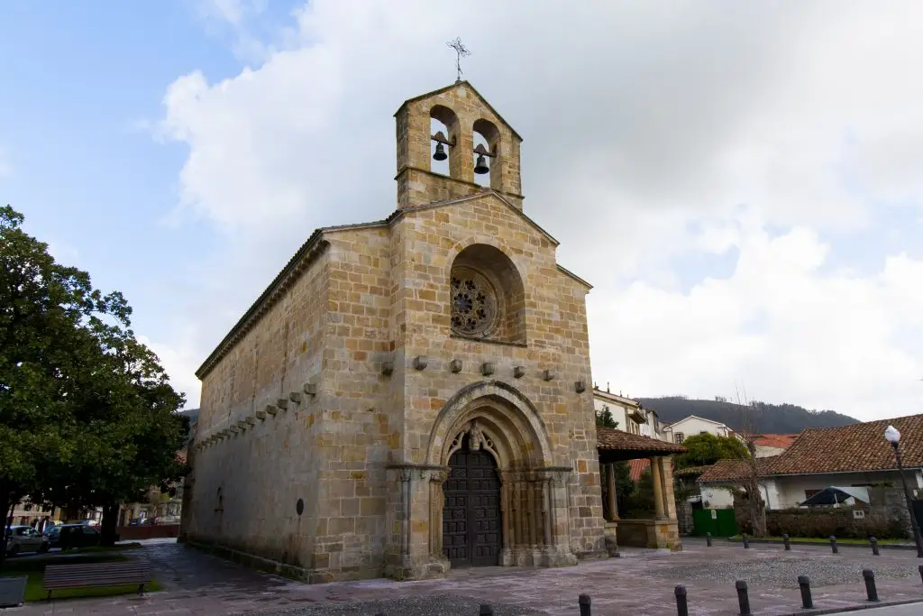Iglesia de Santa María de la Oliva
