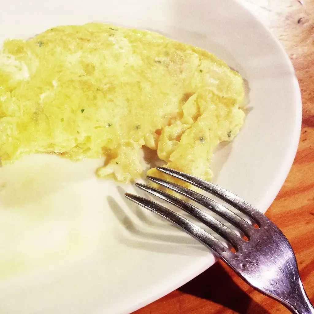 #tortilla de #bacalao en la #sidreria #aldaiondo #sidreriaAldaiondo #sagardotegia #murugarren #tierraEstella #navarra #igersnavarra ...... #cod #omelet #ciderBar #navarra #spain por comopiensocomo