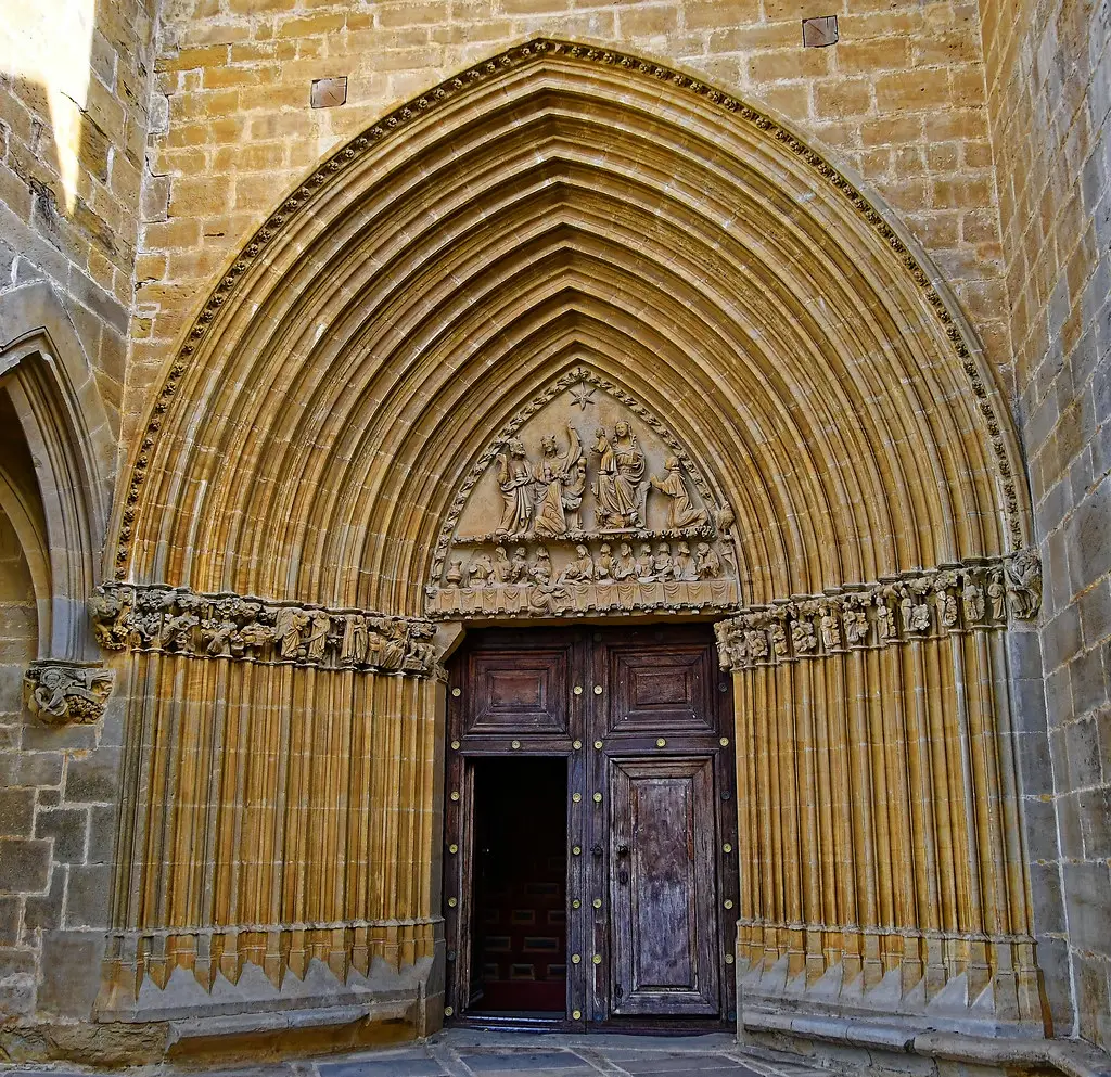 SPAIN - UJUE - Church-fortress Santa Maria de Ujué (59)