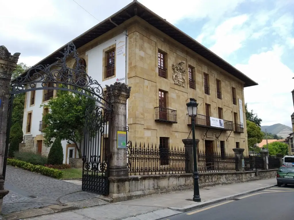 Montefuerte - Museo Euskal Herria jauregia
