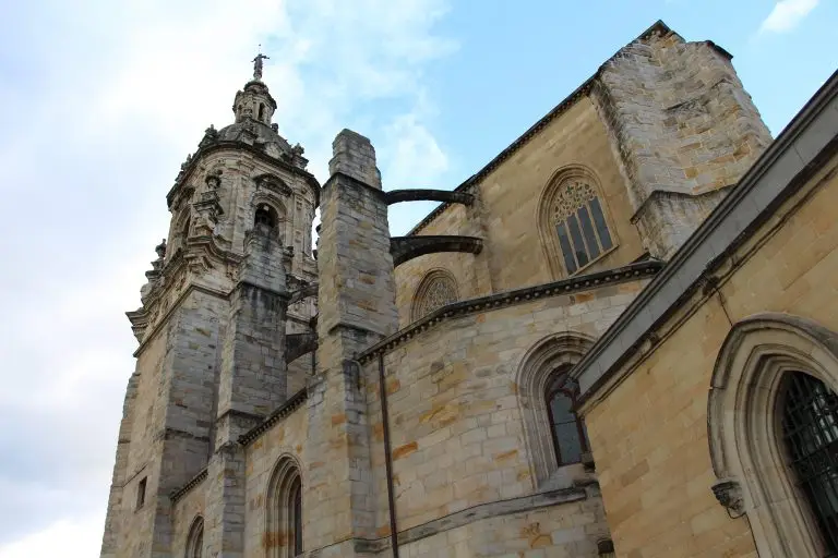 A Day in Bilbao for History Enthusiasts