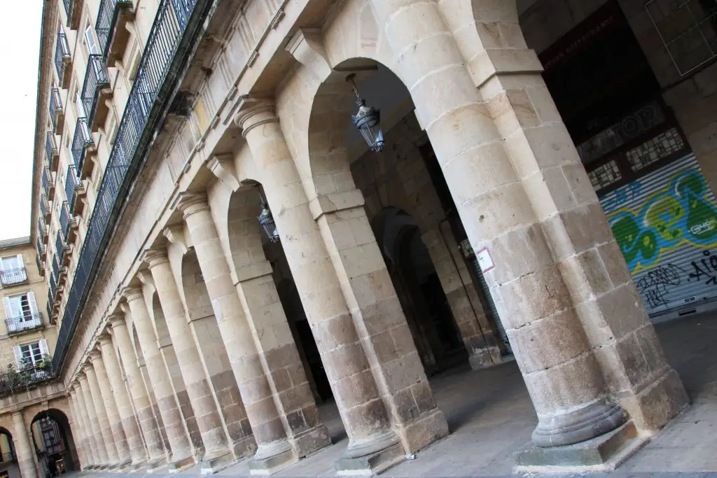 Bilbao - Plaza Barria (29339788435)