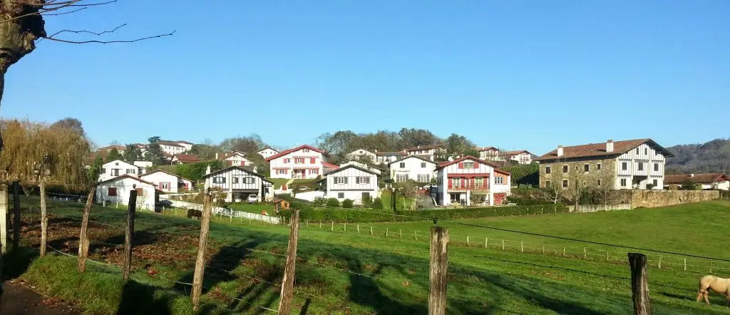 Sare, un des plus beaux villages de France - panoramio