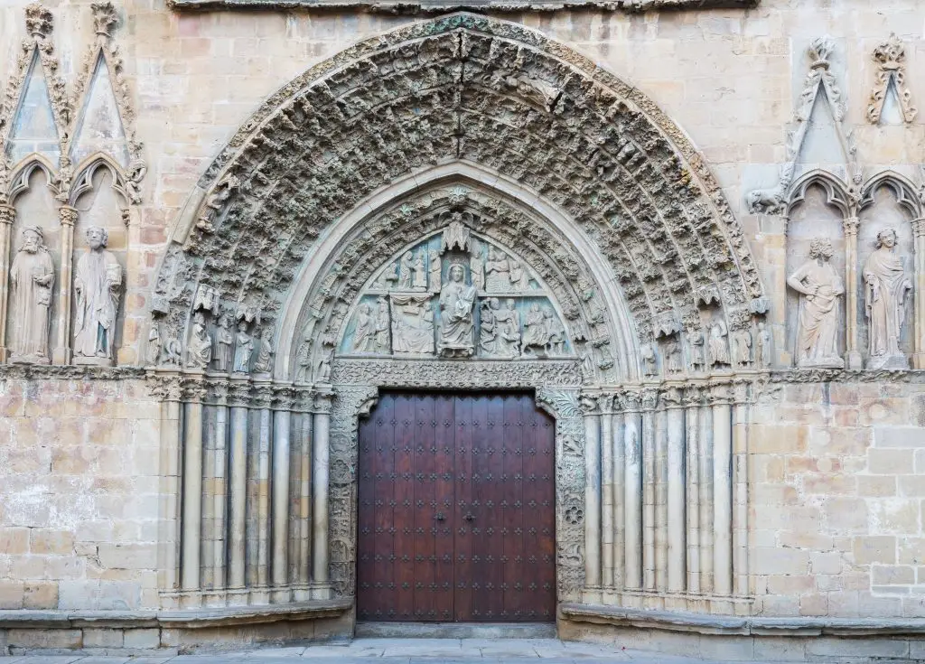 File:Iglesia de Santa María la Real, Olite, Navarra, España, 2015-01-06, DD 18.JPG