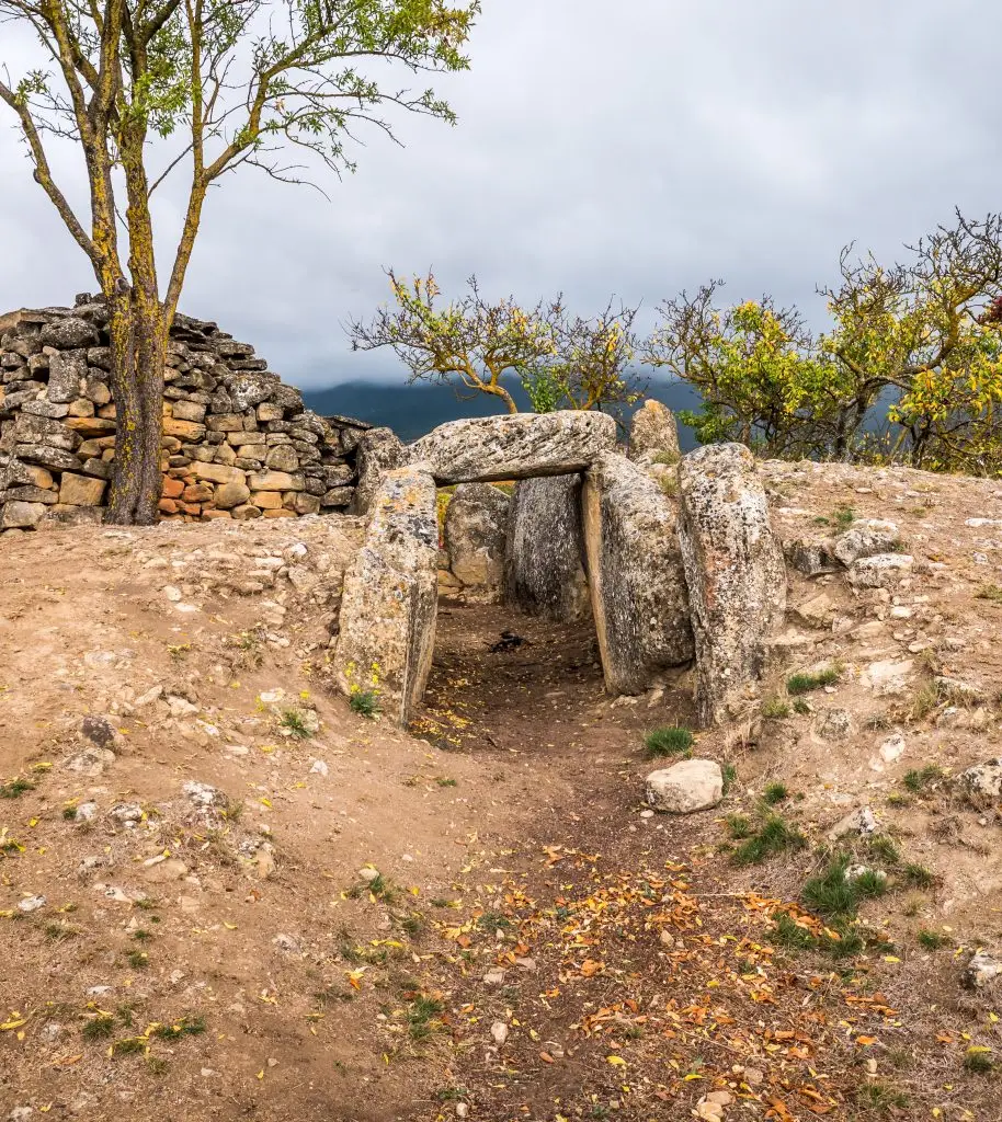 File:Laguardia - Dolmen San Martín 01.jpg