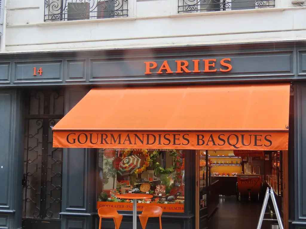 Paries Gourmandises Basques - Rue Port-Neuf, Bayonne