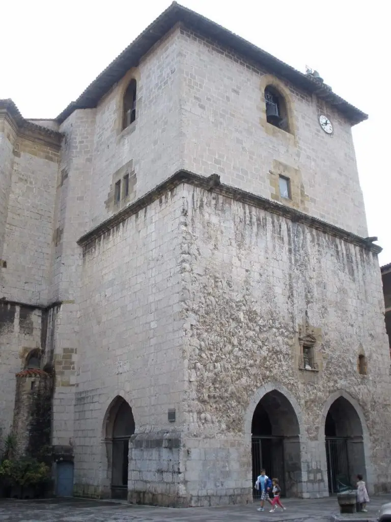 File:Deba - Iglesia de Santa Maria 13.jpg