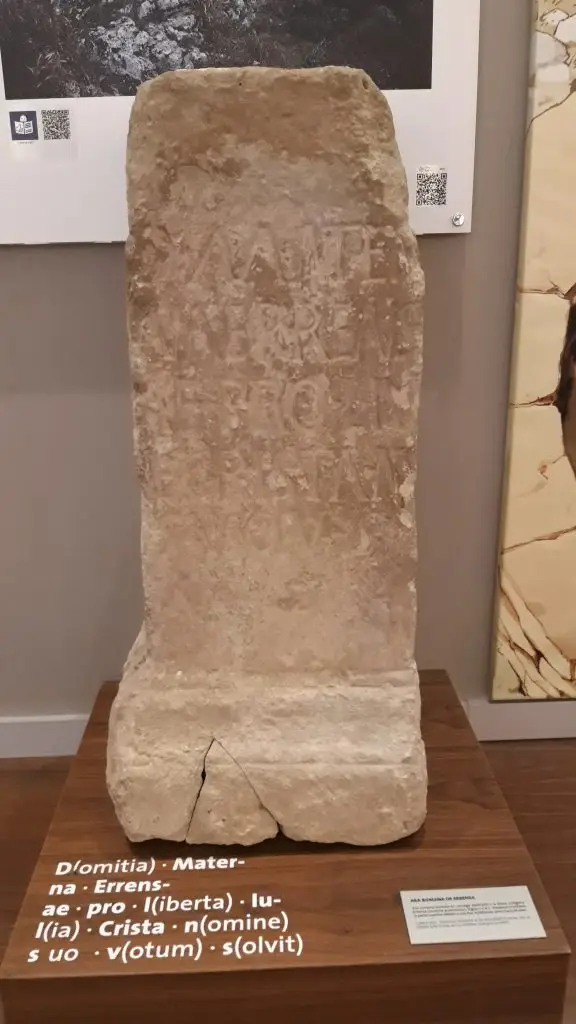 Errensari-eskainitako-aldarea-2