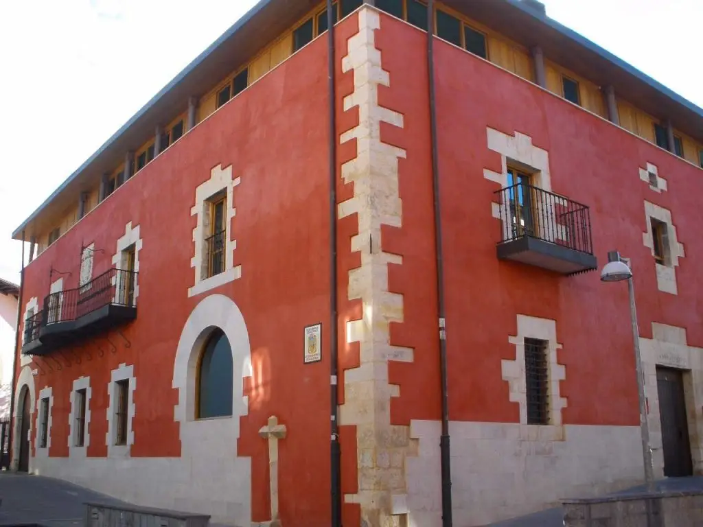 Salvatierra - Ayuntamiento y antigua iglesia de San Martín 06