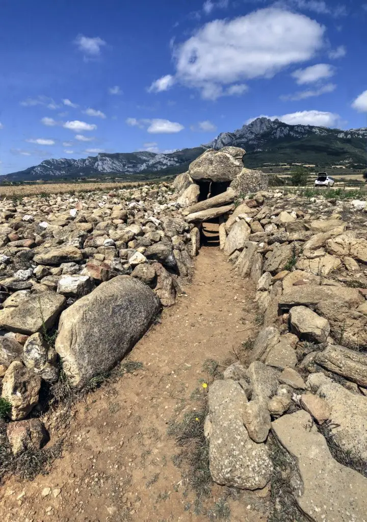Dolmen del Alto de la Huesera (49272875112)