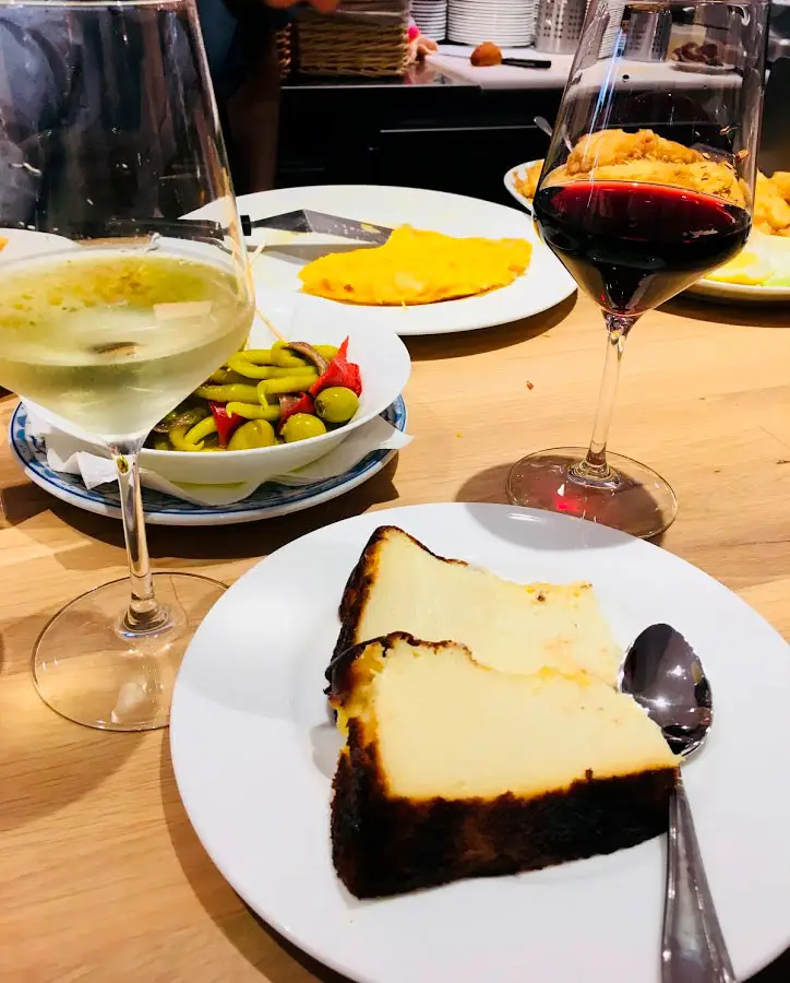 Cheesecake and Wine in restaurant "La Viña" in San Sebastián