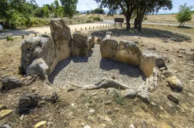 Dolmen El Sotillo in Laguardia