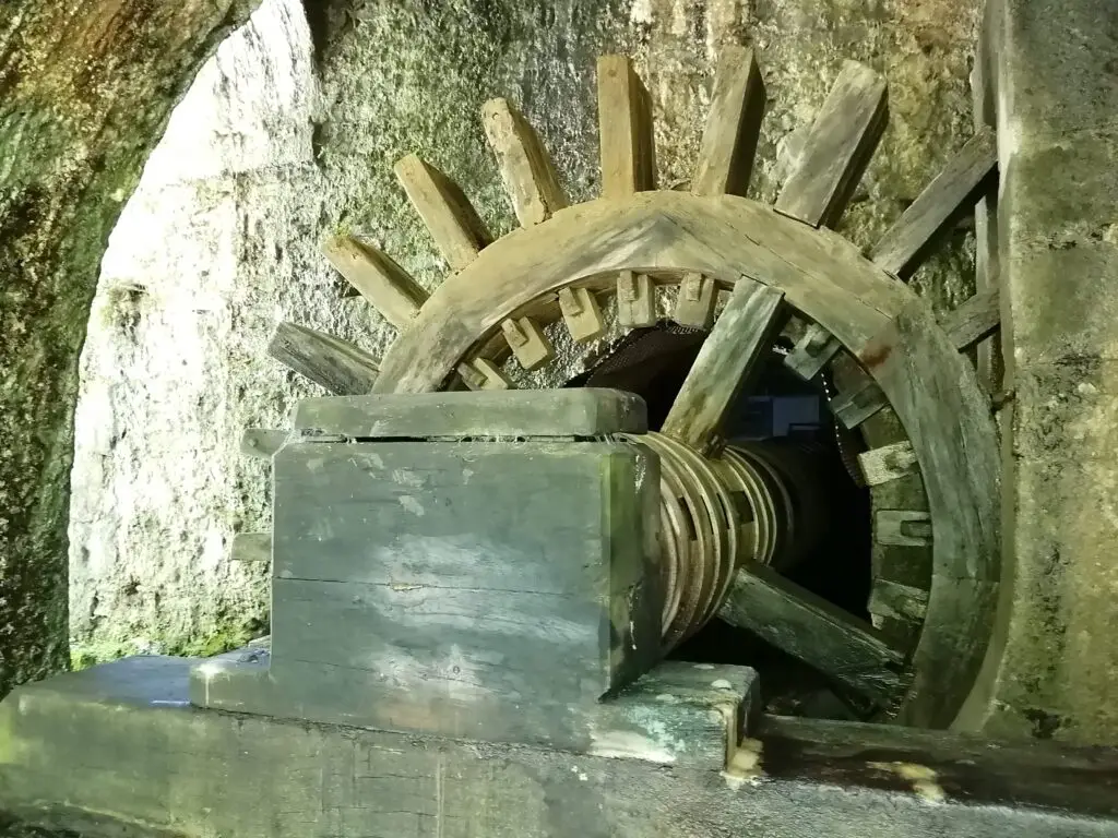 Agorregi burdinola, Pagoeta, Aia